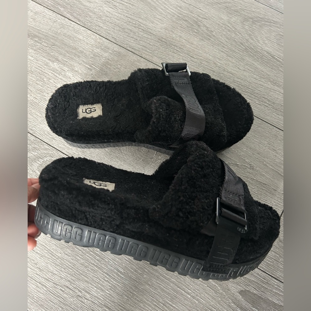 UGG Women's Black Fluffy Slippers size 9
